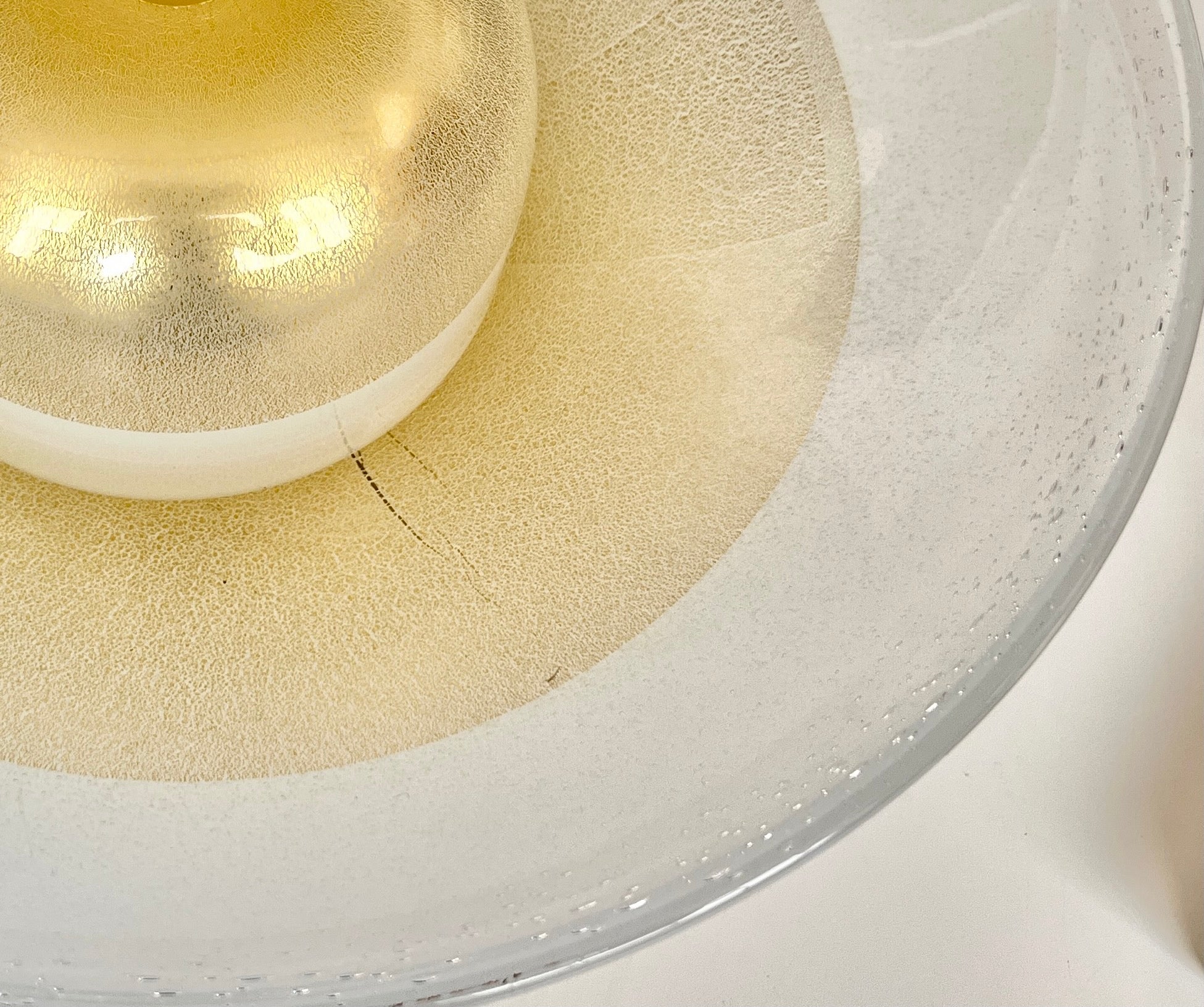 White Puglioso (Bubble Glass)