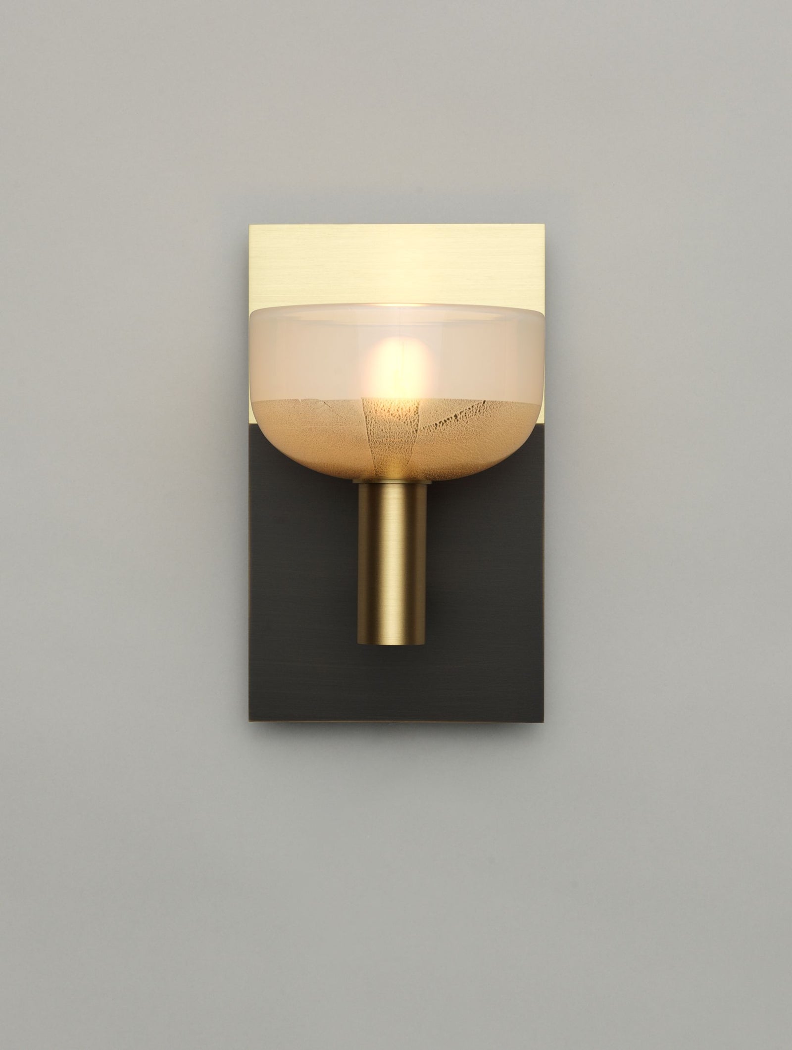 Chiaro e Scuro Sconce in Brushed Brass, Small